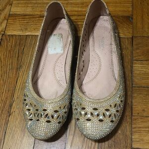 Chic Gold Women's Flats with Cutout Design